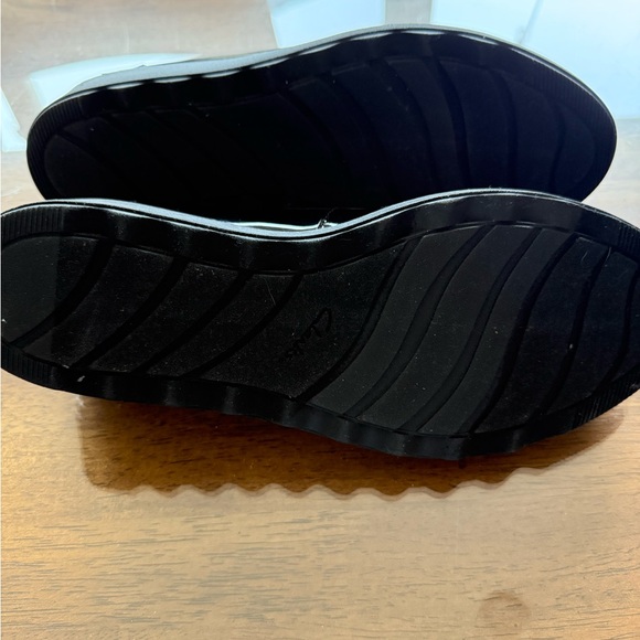 Clarks Black and Gray women’s Slip-On Loafers - Picture 3 of 4